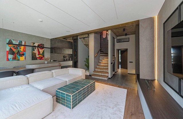 Design 2 BD Apartment with Hot Tube by Domvia