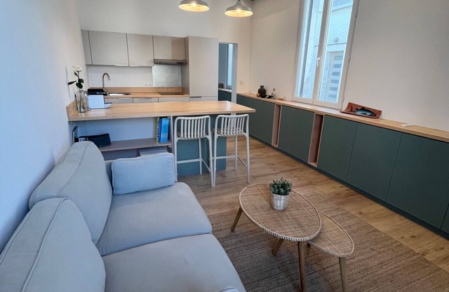 Design apartment in the heart of Arès - fully renovated - 200m from the beach