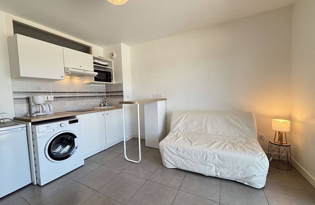 Design Apartment with Balcony, 4 Sleeps in La Rochelle