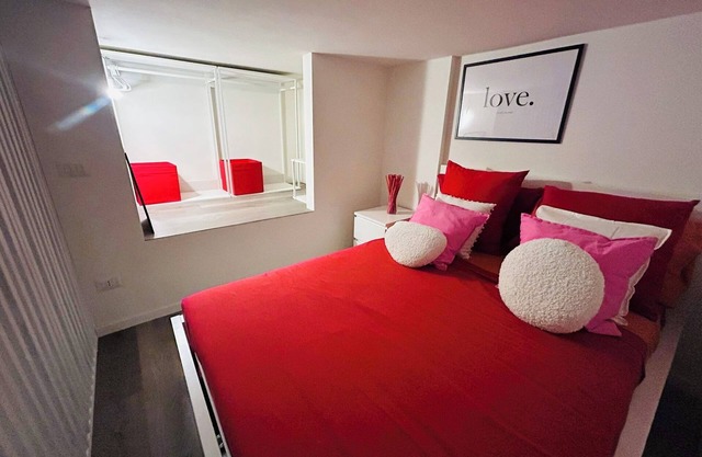 DESIGN LOFT IN THE HEART OF MILAN NEAR METRO M2ROMOLO DUOMO RHOFIERA BOCCONI