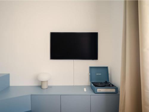 Design Loft Studio with Smart TV & WiFi