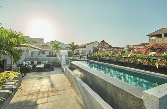 Design Pool and 180º Rooftop N2