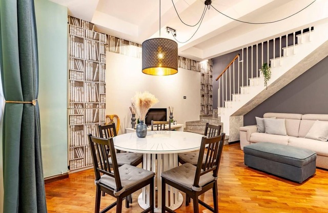 Design Villa with parking, Navigli area, Milan