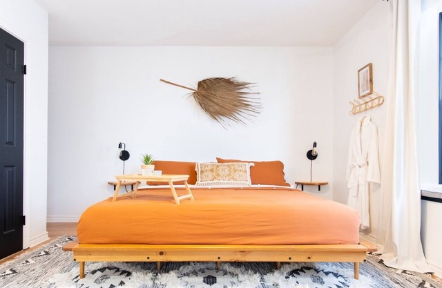 Designer Oasis: King Bed | Tranquil Backyard