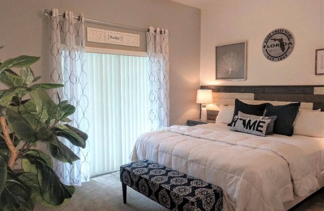 Designer Renovated Condo in Gorgeous Tropical Setting