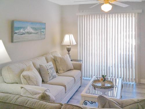 Destin's Dancing Cloud - Prime Location Condo Close to Beach