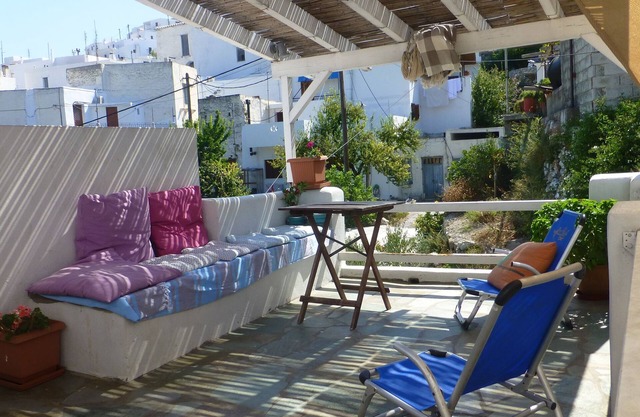 Detached house in the center of Skyros village