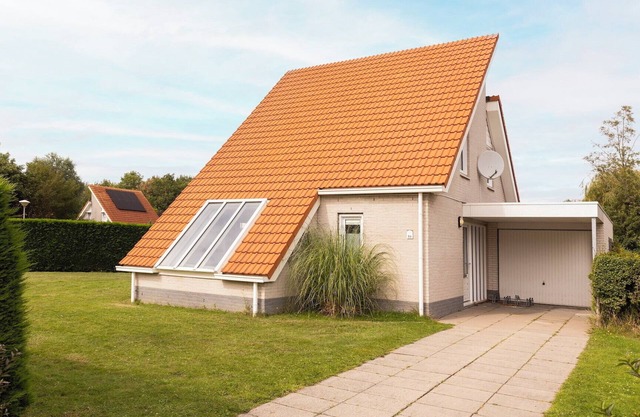 Detached 6-person bungalow