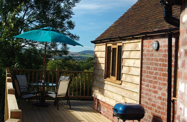 Detached barn with outstanding views