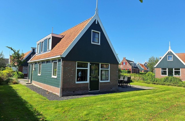 Detached bungalow with 3 bedrooms, 2 bathrooms and a sauna