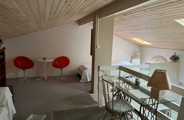 Detached bungalow with garden