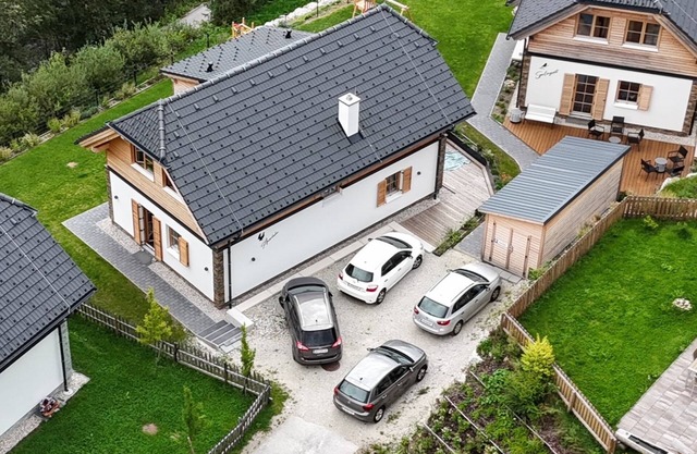 Detached chalet with wood-burning stove & sauna