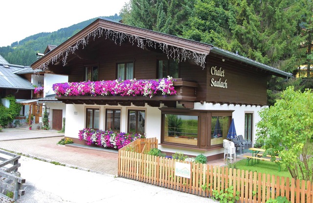 Detached chalet with wellness & enclosed garden