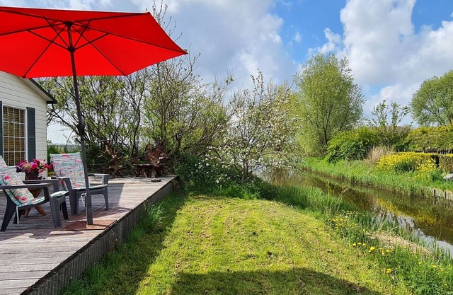Detached chalet with beautiful terrace, near Alkmaar