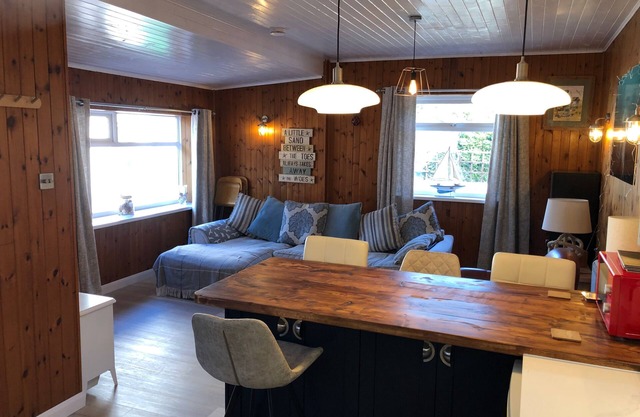 Detached Cottage In Heart Of This Beautiful Harbour Village