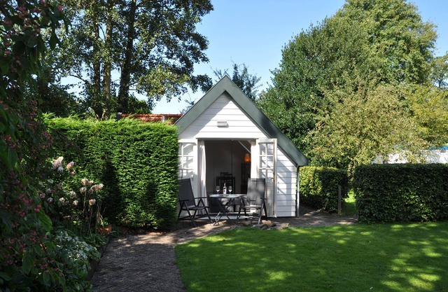 detached cottage with private terrace, 250 meters from center of Schoorl