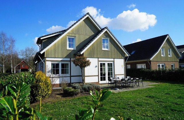 Detached family villa with 4 bedrooms, 2 bathrooms and a terrace