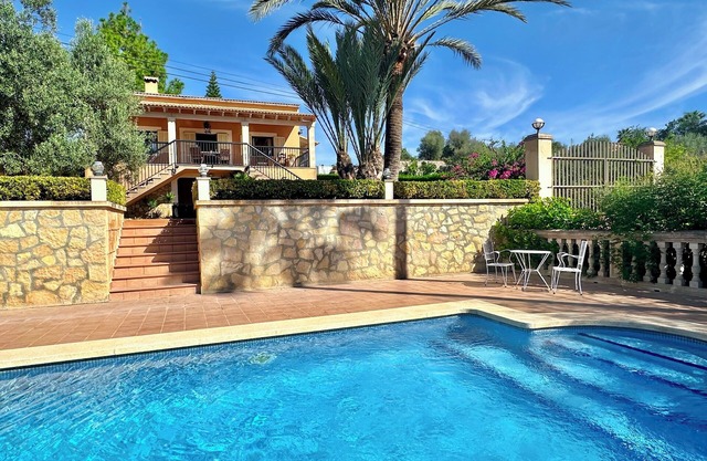 Detached finca, private pool, panoramic view, terrace with shadow, Internet,