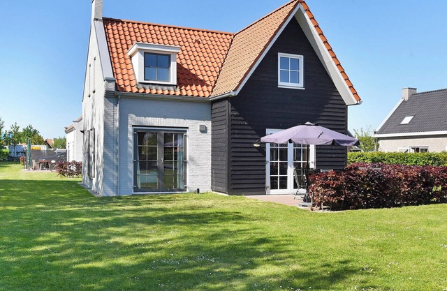 Detached holiday home with 4 bedrooms and 2 bathrooms