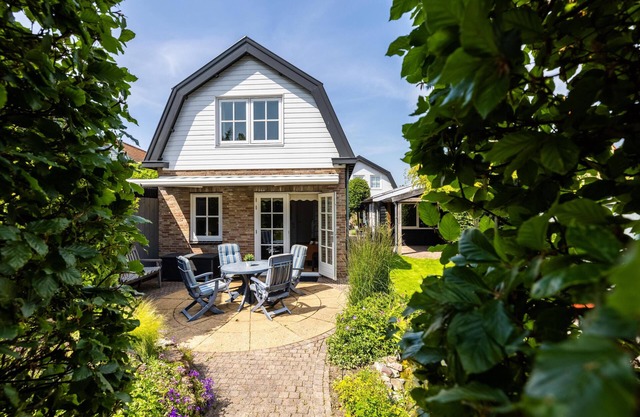 Detached holiday home close to the centre