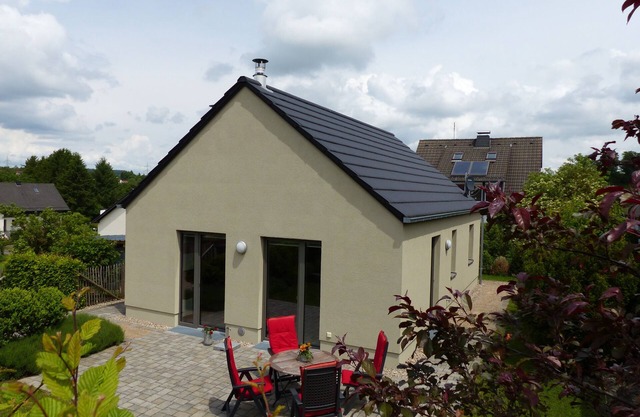 Detached holiday home in the Eifel, allergy-friendly wooden construction.