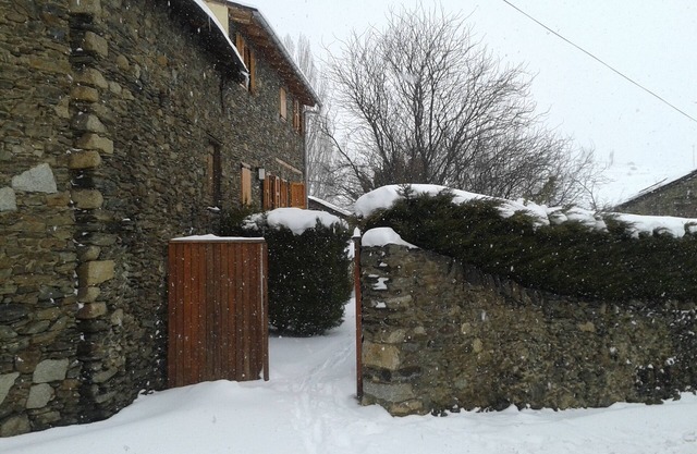 Detached house with private garden, ideal for families with children