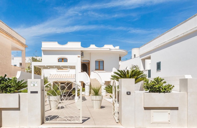 Detached house approximately 350 meters from the sea