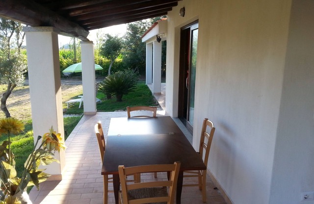 Detached house, immersed in the green countryside of the village 5 minutes from the sea.