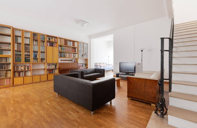 Detached house only 550m from Lancetti FS!