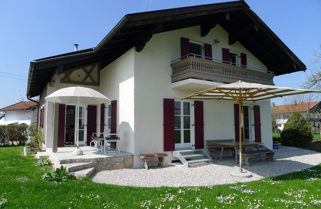 Detached house with garden in a quiet location - a few minutes to the lake
