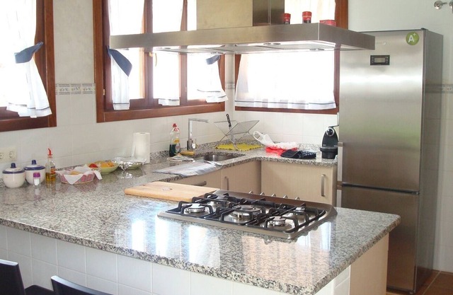Detached house with garden for several families near the beaches
