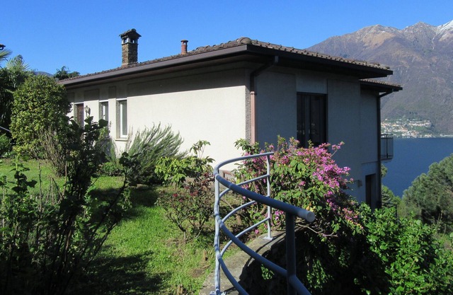 Detached house with large grounds