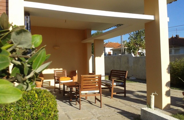 Detached single storey house, seaside, enclosed garden, golf nearby