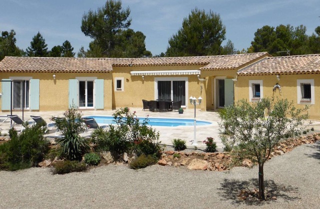 Detached spacious villa with private heated pool, near the Gorges du Verdon