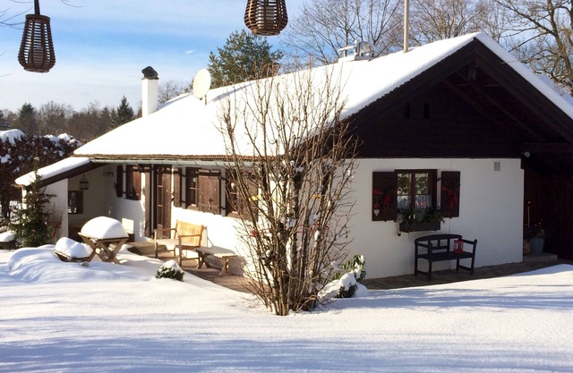 Detached vacation home with beautiful garden & mountain views, above Bad Tölz