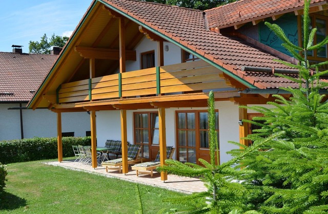 Detached vacation home with three bedrooms and balcony