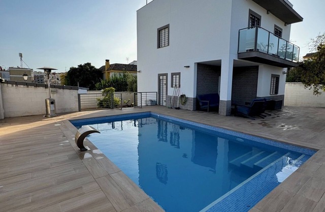 Detached villa