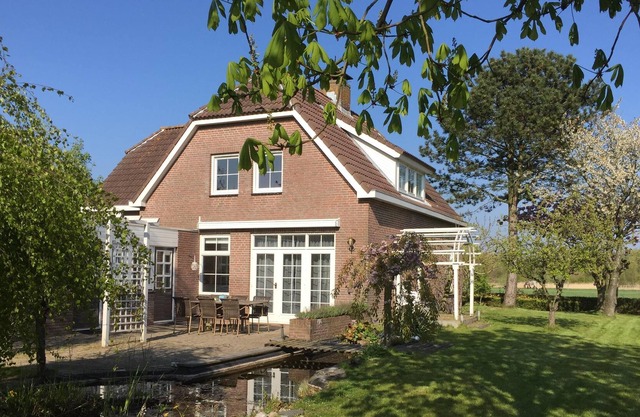 Detached Villa for 8 people in Dishoek 500 meters from the beach and sea