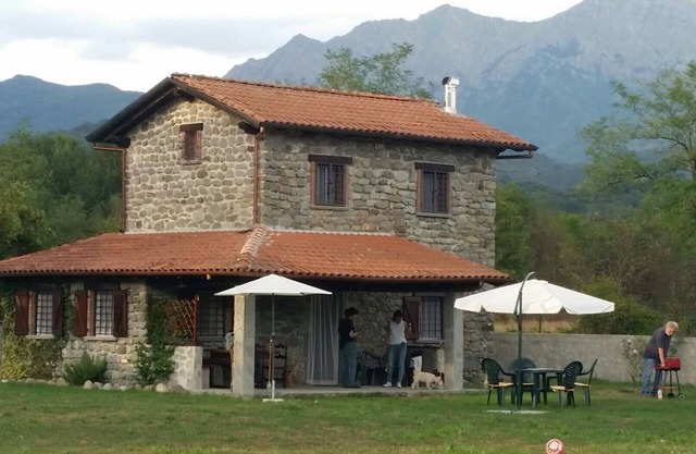 Detached villa, Mulazzo, Cinque Terre, Versilia, Lunigiana, in the green
