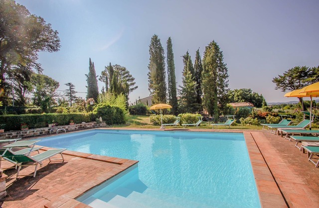 Detached villa with private pool and fenced garden 30km from Orvieto/Spoleto