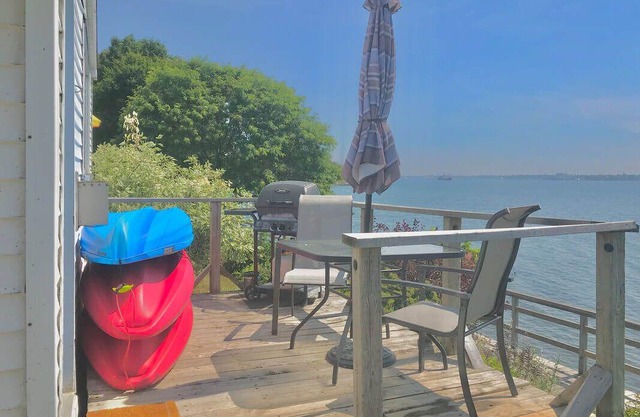 Dewar's Inn on the River