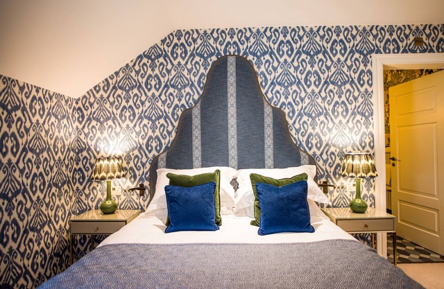 Dewars Restaurant & Rooms