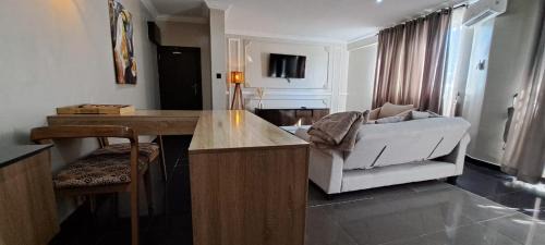 Dews & Aire Residence