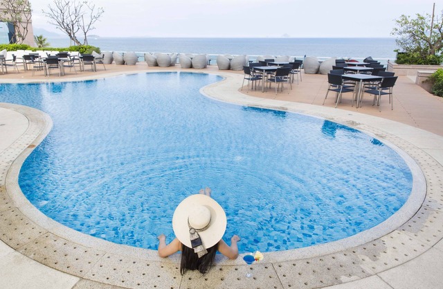 Diamond Bay Hotel