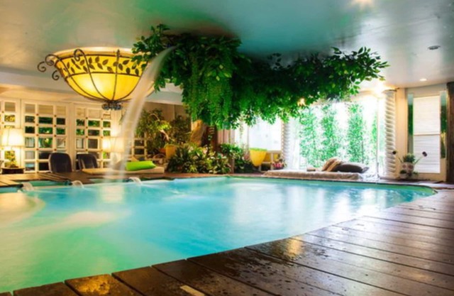 Diamond City Hotel
