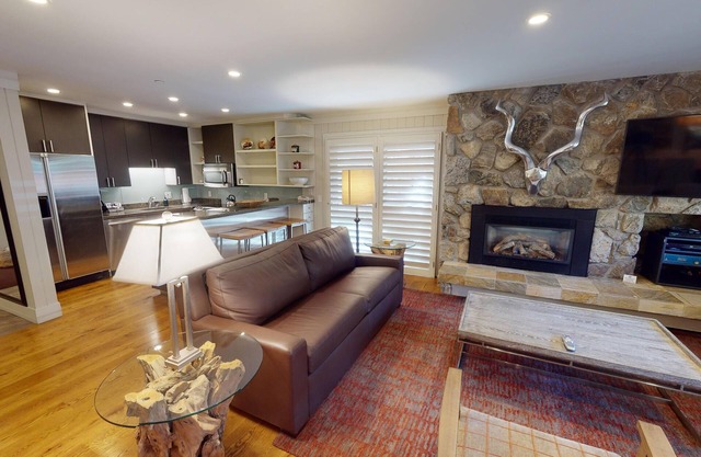 Diamond Condo w/Extra Bunk Room - Bfast Included!
