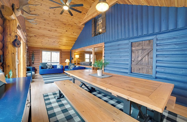 Diamond Lake Waterfront Cabin w/Deck + Dock!