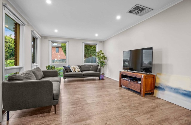'Diamond' Quality Family Home in Glen Waverley