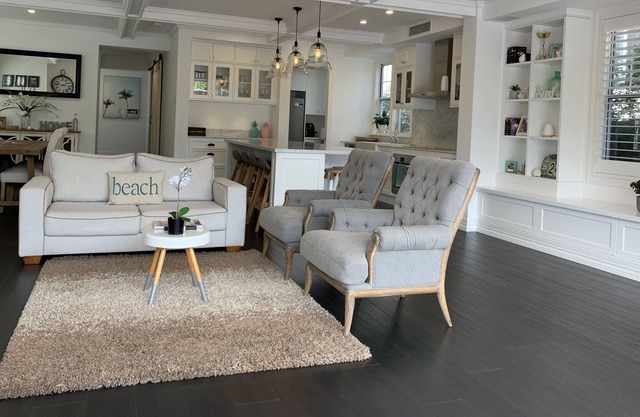Dicky Beach Luxury Hamptons Beach House is centrally located, so you can easily get to know the city's fascinating tourist attractions