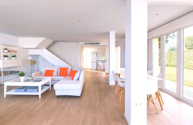 DIGITAL NOMADS Welcome! Outstanding house w. views